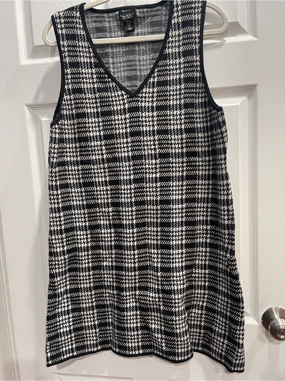 Nicole Miller Black and White Houndstooth V-Neck Sleeveless Dress